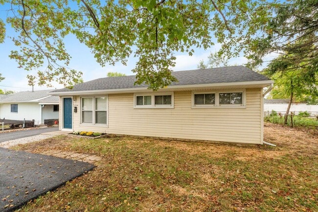 Building Photo - 1758 Marsdale Ave