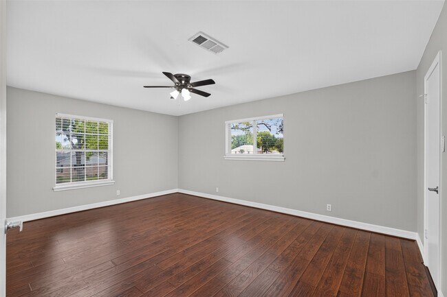 Building Photo - 1503 Shannon Valley Dr