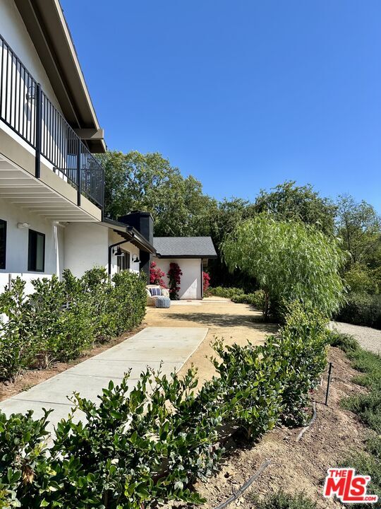 Building Photo - 1131 Rancho Dr