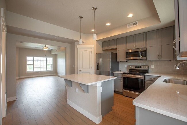 Building Photo - 4902 Brookfield Dr