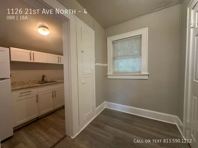 Building Photo - 1126 21st Ave N