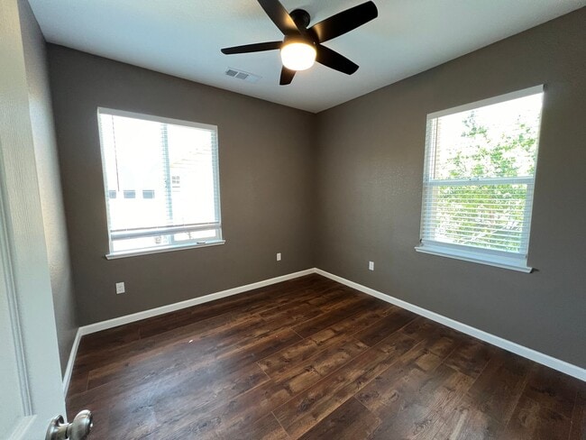 Building Photo - Completely Remodeled home in desirable Mou...