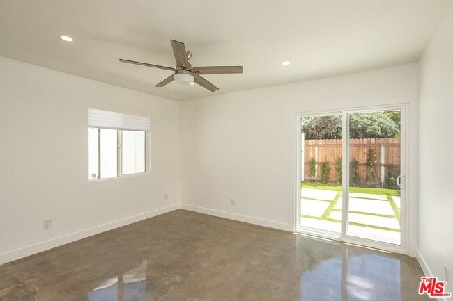 Building Photo - 7413 Jamieson Ave