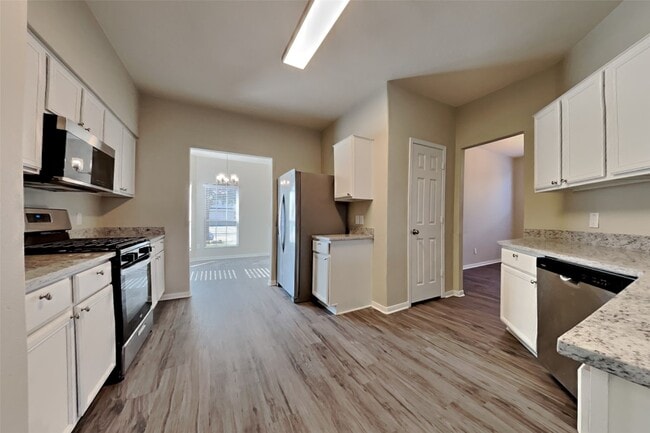 Building Photo - 2411 Lofty Falls Ct