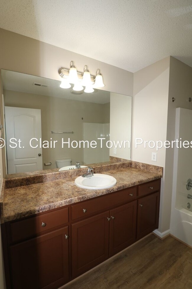 Building Photo - Newly Renovated Triplex