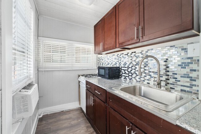 Building Photo - 903 Shoal Cliff Ct