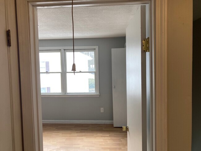 Building Photo - 55 Empire St