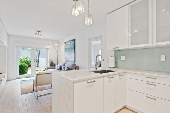 Building Photo - 800 Briny Ave