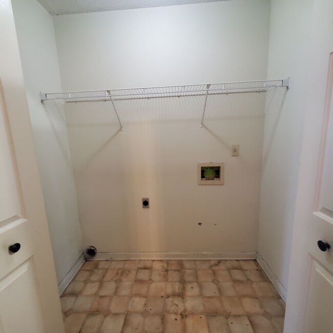 Building Photo - 3 Bedroom 2 Bath in Cordova off near Trinity and Sanga