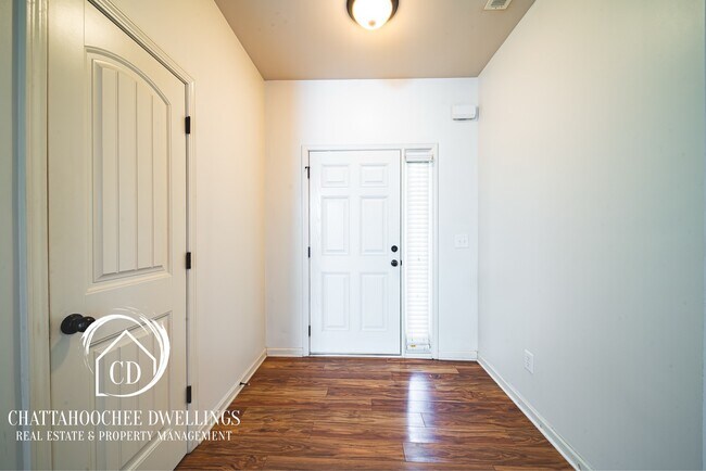 Building Photo - 30 Churchhill Dr