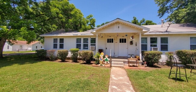 Building Photo - 2 bedroom 1 bath duplex in Shawnee