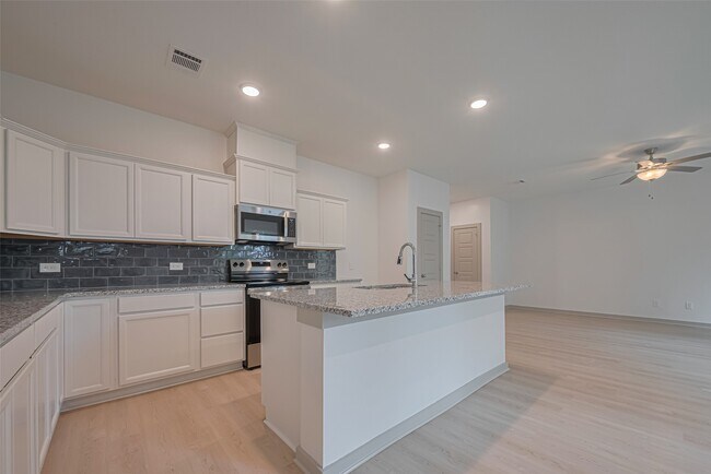 Building Photo - 11622 Twain Dr