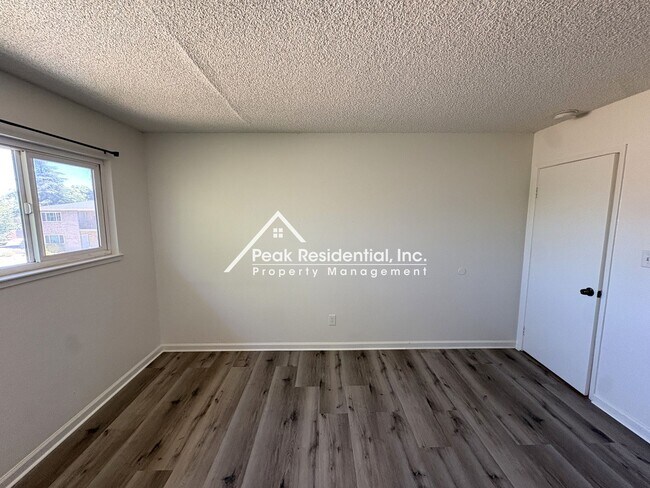 Building Photo - 4536 Ashcroft Ave