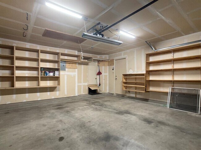 Building Photo - 1009 Grey Castle Dr