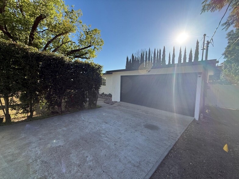 Building Photo - 4240 Camino Paz