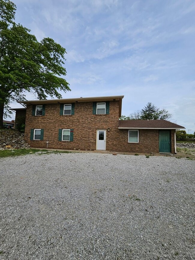 Building Photo - Newly remodeled 3 Bed apt in Booneville