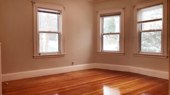 Building Photo - 38 Hood St