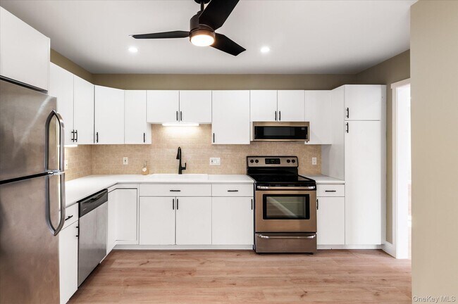 Building Photo - 785 Heritage Hills