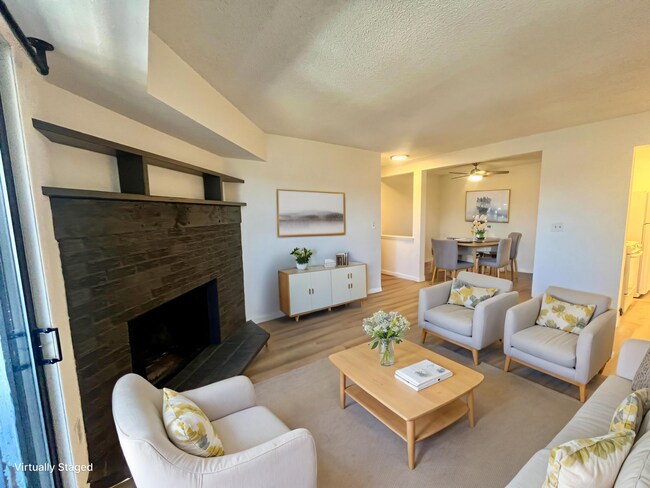 Building Photo - **$500 Move in Special**  Updated Spacious 1 bed/1 bath in Aurora