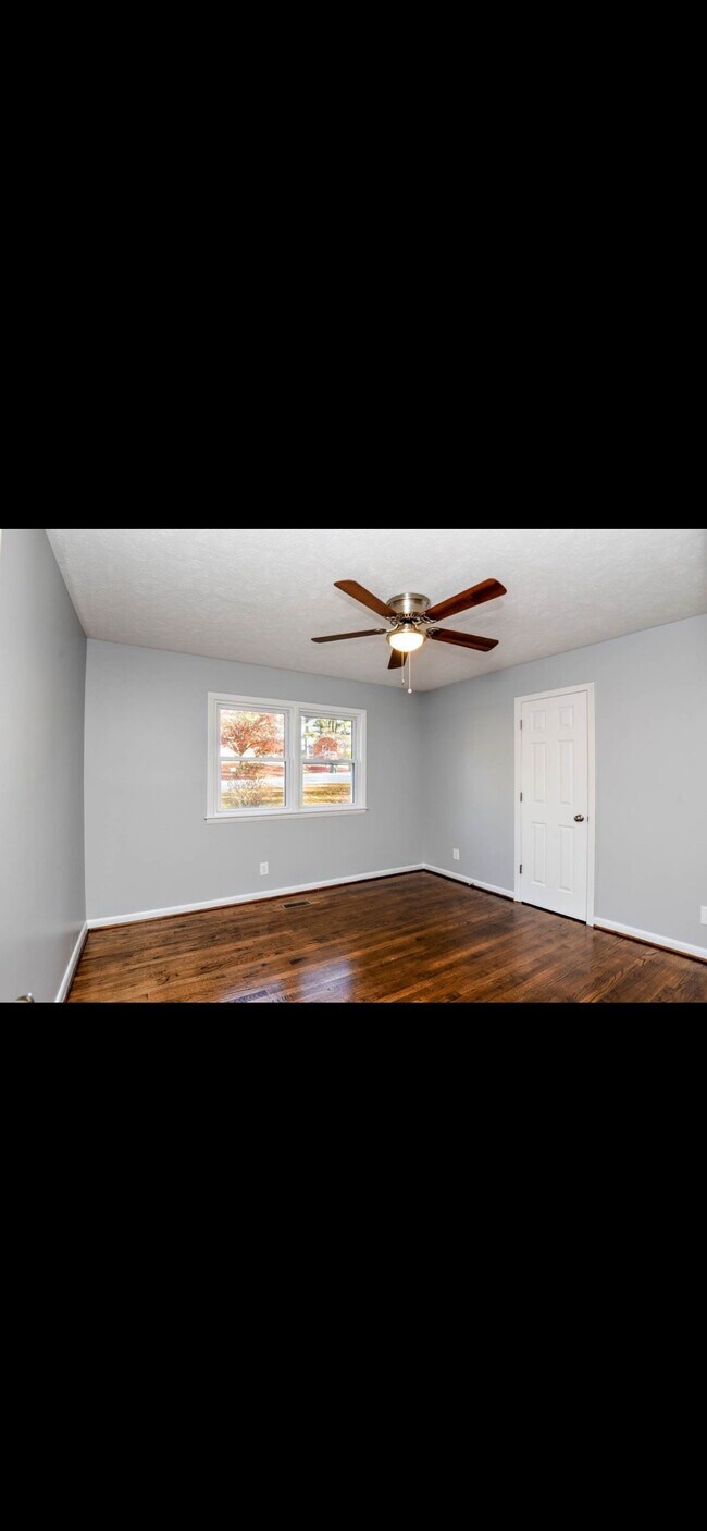 Building Photo - 3111 Braddock Dr