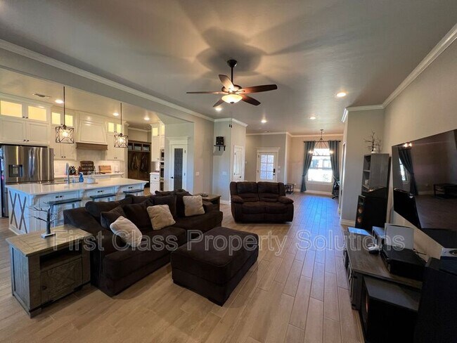 Building Photo - 3116 Drake Crest Dr