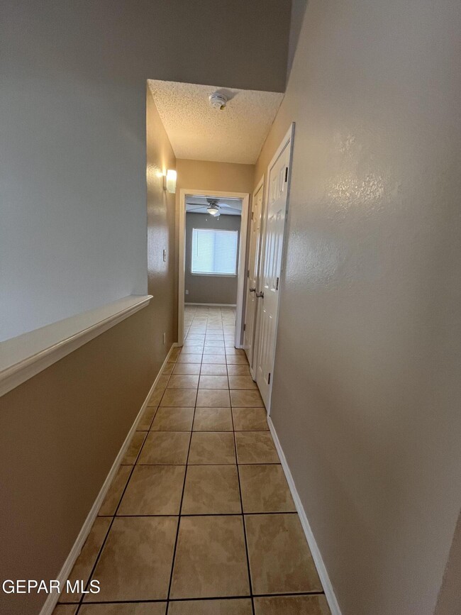 Building Photo - 12345 Tierra Plata Dr