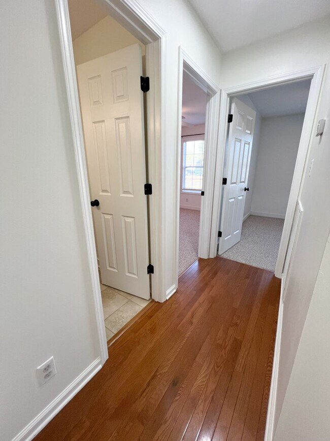 Building Photo - Beautiful Single-Family Home! Bonus Room, ...