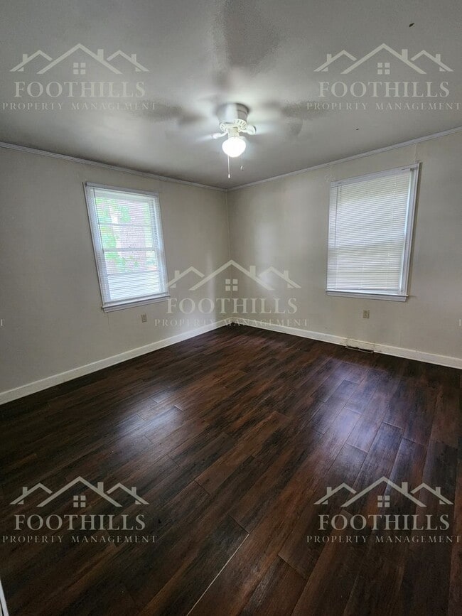 Building Photo - Spacious 3-Bedroom Near Anderson Universit...