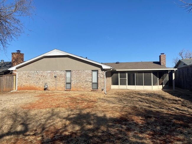 Building Photo - 8625 Lakeaire Dr