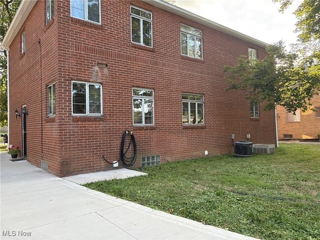 Building Photo - 163 Kenridge Rd