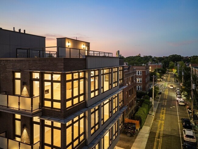 Building Photo - 14 Green St