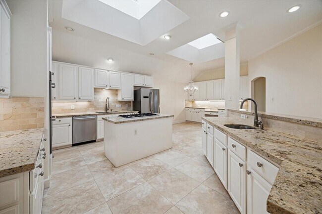 Building Photo - 1215 Campton Ct