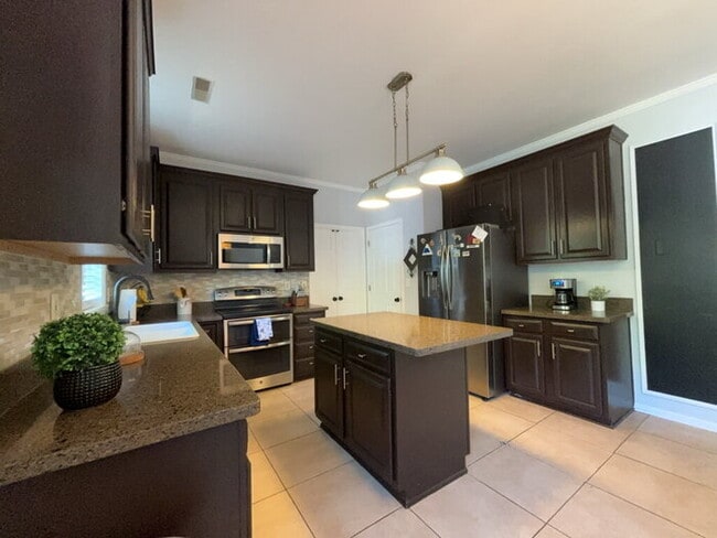 Building Photo - 1009 Ariel Ct