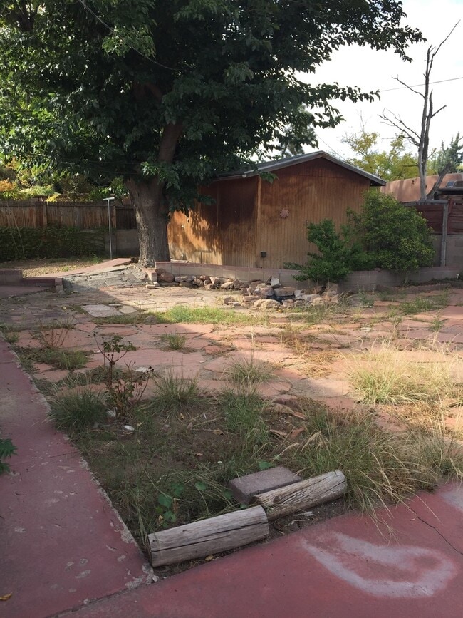 Building Photo - WATSON ADOBE 3 Bedroom 2 Bath 1350/SF