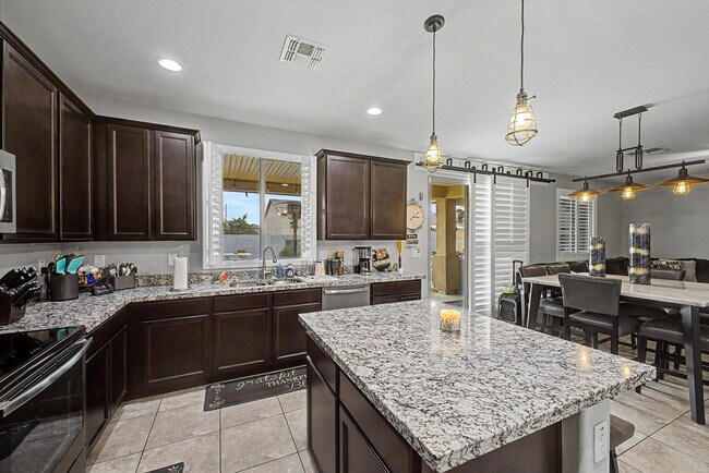 Building Photo - 18235 W Ida Ln