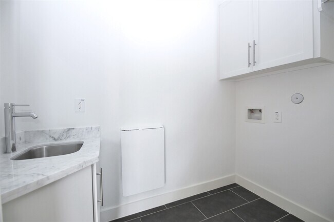 Building Photo - 5711 Kansas St