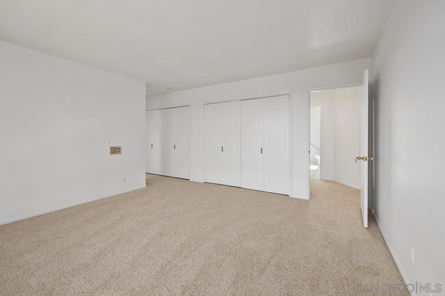 Building Photo - 6371 Dwane Ave