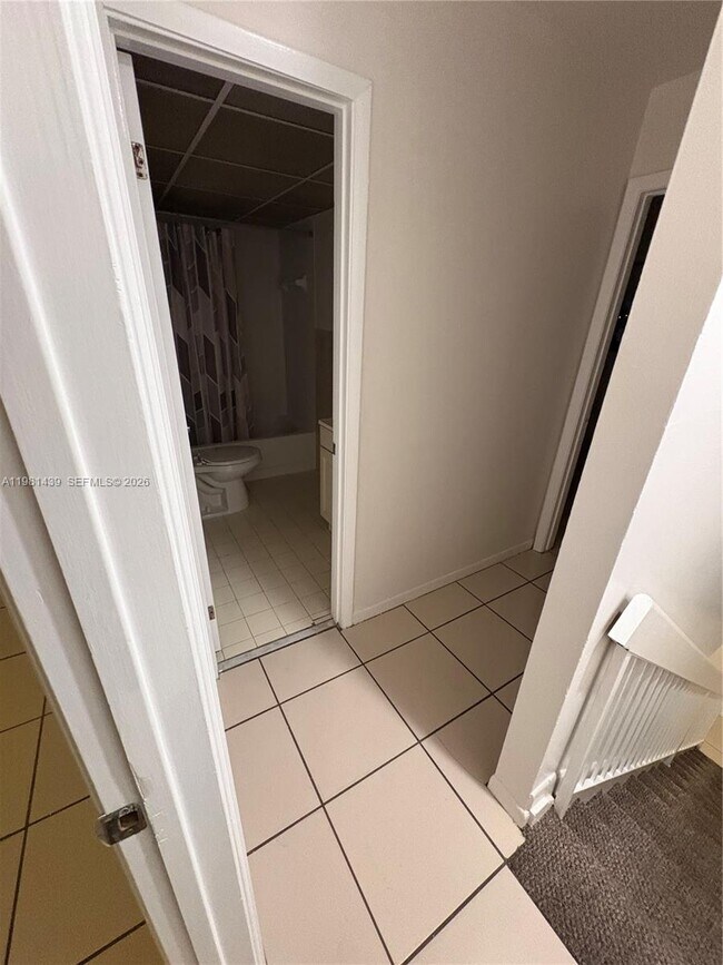 Building Photo - 5 Olive Dr