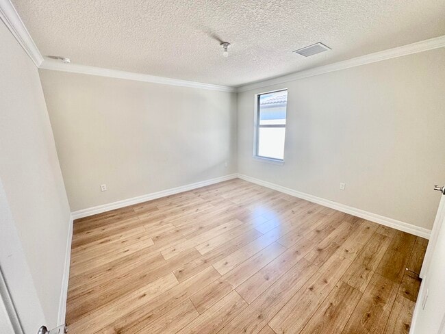 Building Photo - 8289 Vaulting Dr