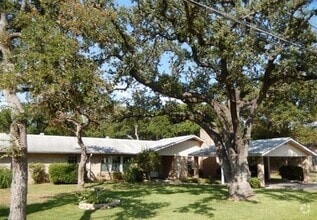 Building Photo - Available July 6: Spacious Home With Large...