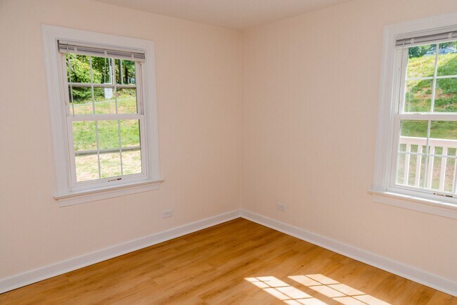 Building Photo - 103 Cresap Rd