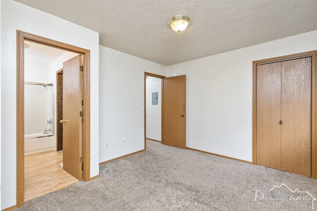 Building Photo - 6632 Stella Place