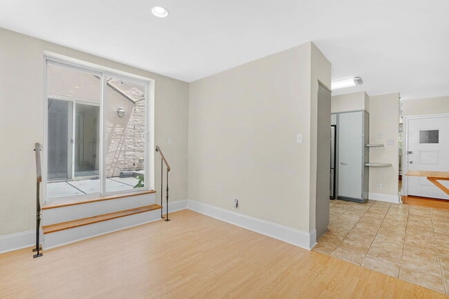 Building Photo - 1833 Spruce St