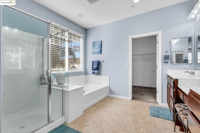 Building Photo - 1361 Tiffany Dr
