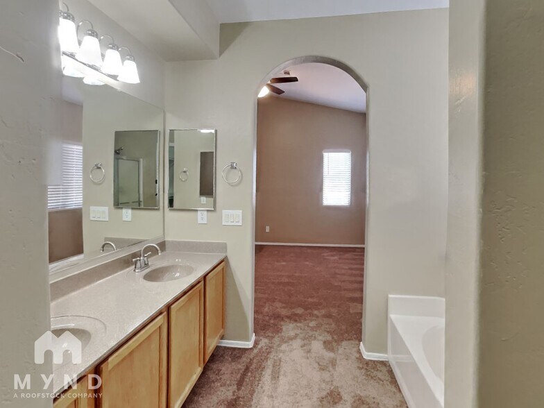 Building Photo - 823 W St Kateri Ave