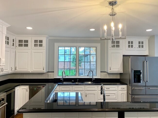 Building Photo - 131 Montgomery Ln