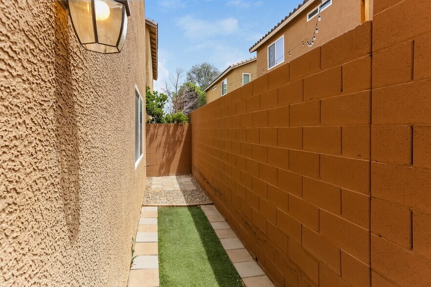 Building Photo - 6209 Govett Cres Ct