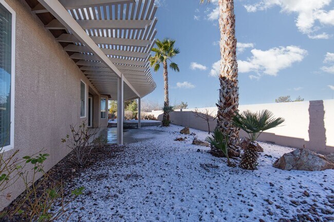 Building Photo - Beautiful Home With Casita in Sun City Anthem