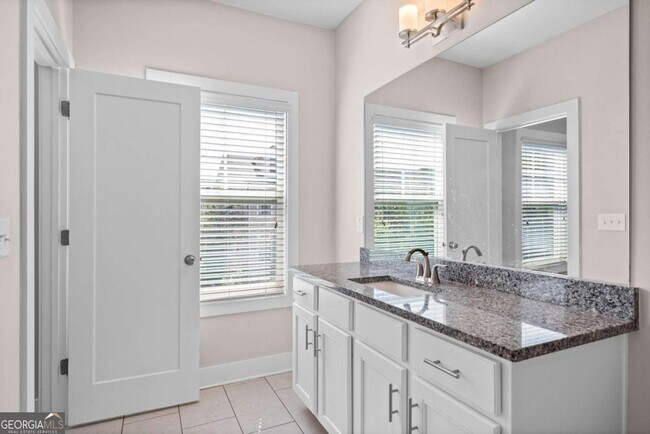 Building Photo - 2180 Colvin Ct NW