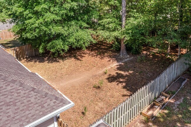 Building Photo - 2056 Sylvan Lake Dr